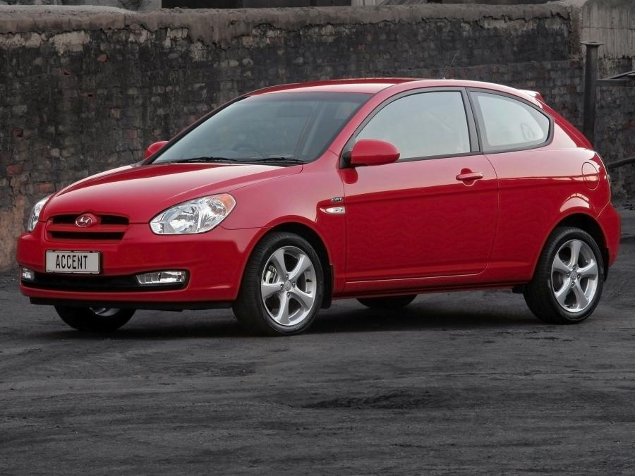  Hyundai Accent 3-Door 2007 года  (ZA) (фото 15 из 20)